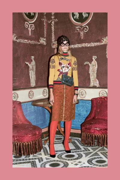 Look 10